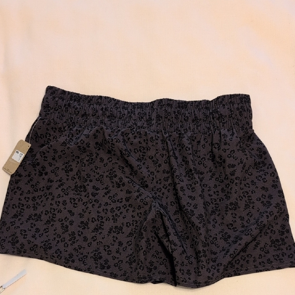 Reebok Women's Charcoal Animal Print Shorts Size Large - Picture 8 of 9